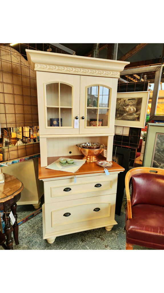 Christopher Lowell Office Hutch